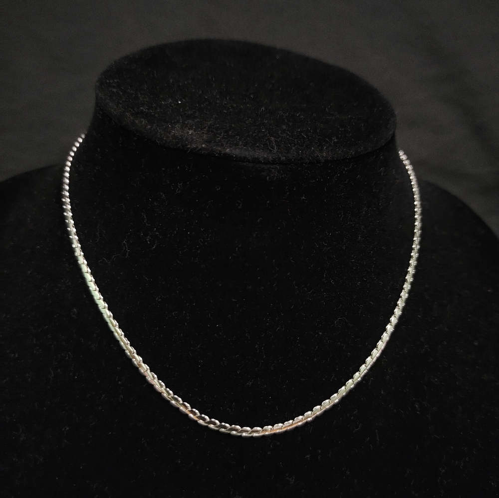 Simple necklace - Picture 3 of 3